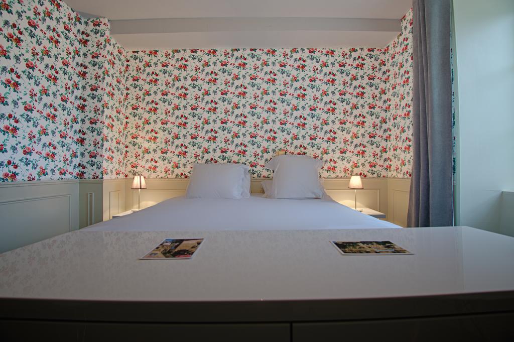 Hotel De Charme Les Mimosas Pont-Aven Oda fotoğraf